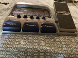 Pedaliera Digitech RP300