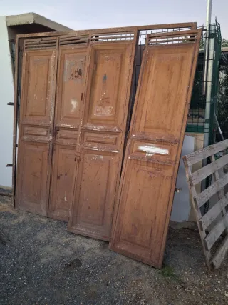 Puerta de garaje de hierro