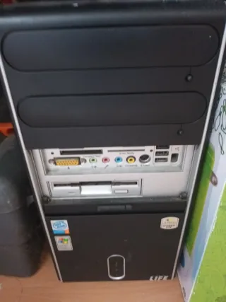 Torre ordenador sobremesa