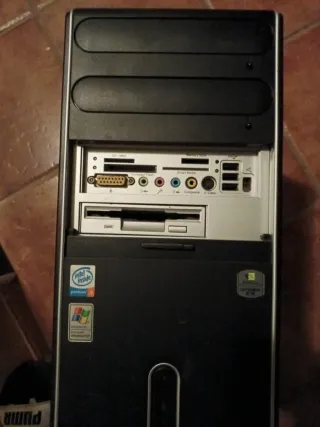 Torre ordenador sobremesa