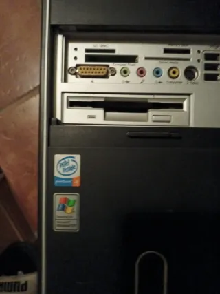 Torre ordenador sobremesa