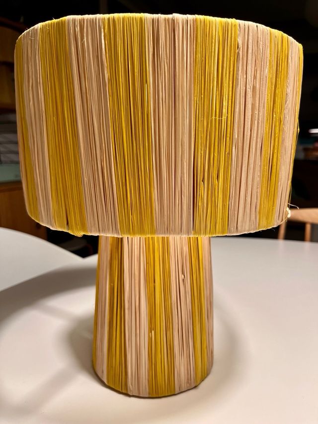 Lámpara de mesa Rafia Artesanal