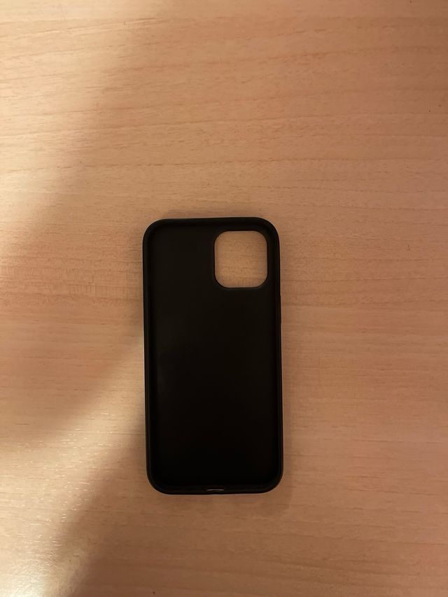 Custodia Guess per iPhone 12 Pro Max nera