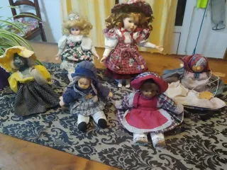 Collezione 6 Bambole in Ceramica