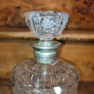 Botella Antigua Cristal Tallado boca Plata Licor