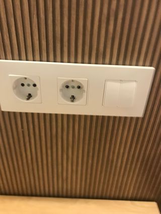 Enchufe triple con interruptor