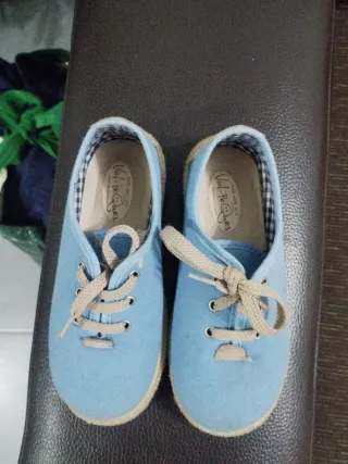 Zapatos de lona para niño talla 26 y 28