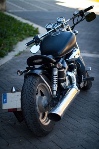 Hyosung Custom Bobber 125cc— Homologada