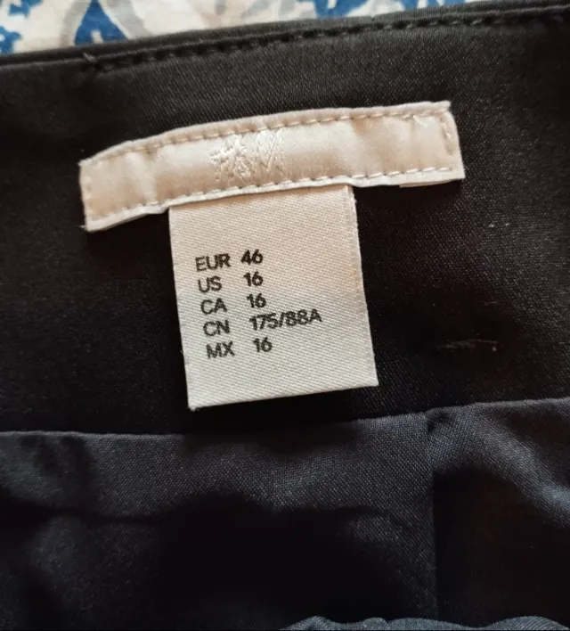 Lote 3 pantalones + 1 falda