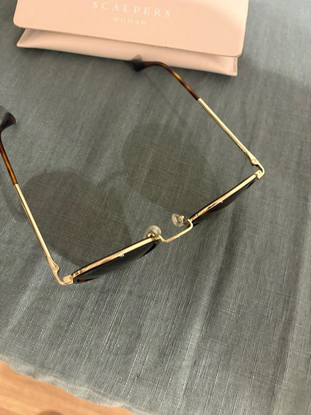 Gafas de sol Scalpers doradas y marrones