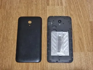 Móvil negro sin componentes