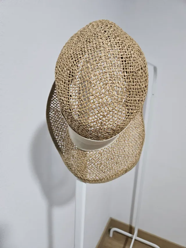 Gorro de paja tejido para mujer