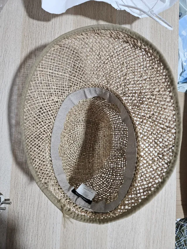 Gorro de paja tejido para mujer