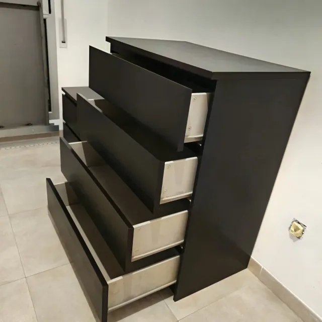 Cómoda Malm Ikea Negra/Marrón en perfecto estado