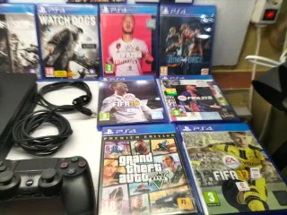 PS4 (PlayStation 4) Negra + 12 Juegos