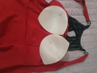 Vestido rojo y negro