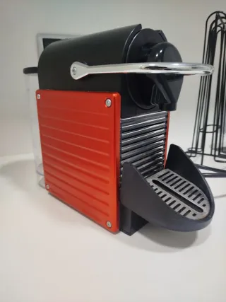 Cafetera Krups Nespresso + dispensador