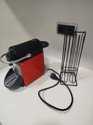 Cafetera Krups Nespresso + dispensador