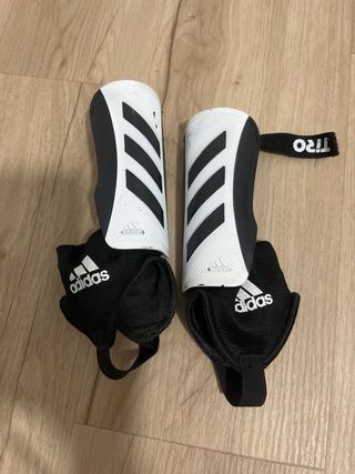 Espinilleras Adidas de fútbol. talla 8 años