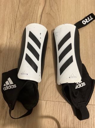 Espinilleras Adidas de fútbol. talla 8 años