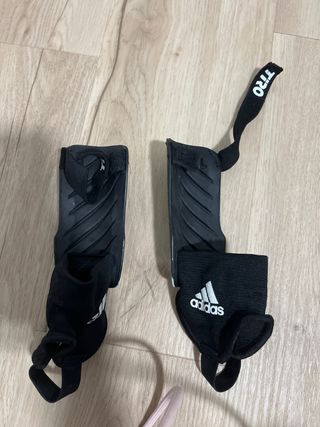 Espinilleras Adidas de fútbol. talla 8 años