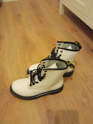 Botas estilo Dr. Martens Blancas Talla 38