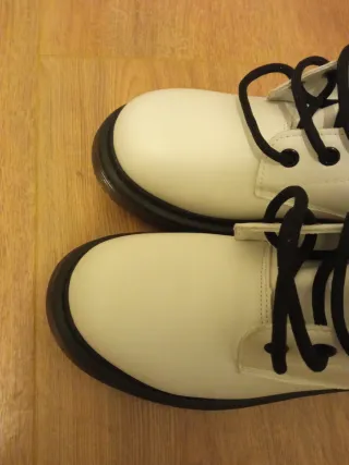 Botas estilo Dr. Martens Blancas Talla 38