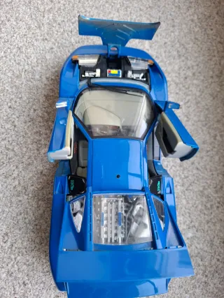 Bugatti EB110 1/18