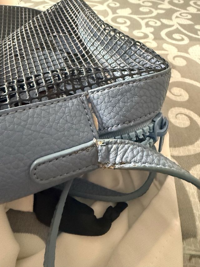 Bandolera Tous azul y roja con apliques