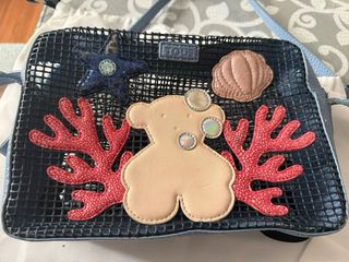 Bandolera Tous azul y roja con apliques