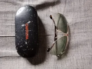 Gafas de sol Carrera doradas y verdes