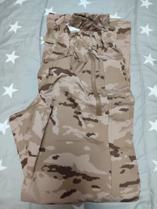 Traje intemperie árido marrón