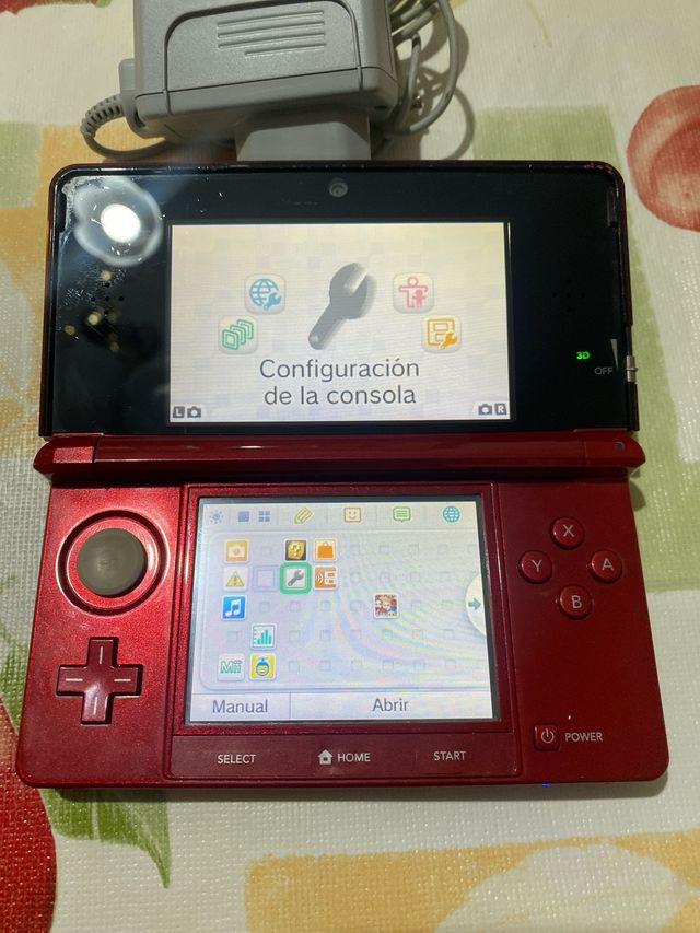Nintendo 3DS Roja + Cargador