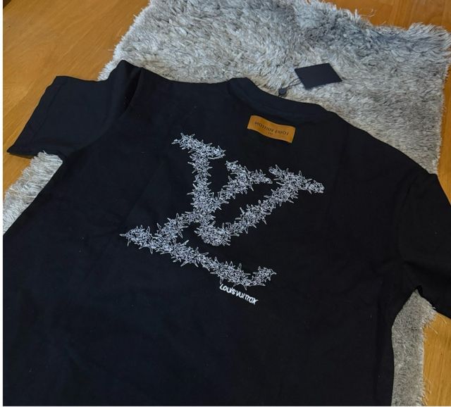 Camiseta Louis Vuitton Negra
