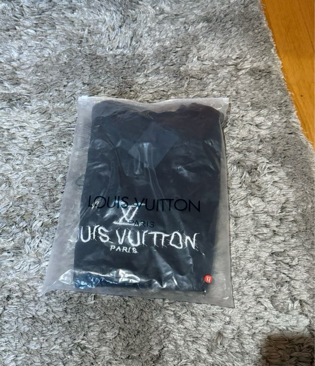 Camiseta Louis Vuitton Negra