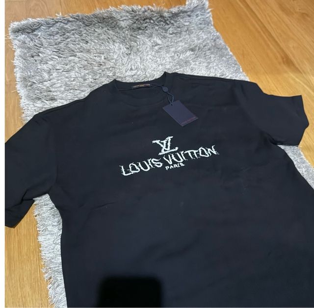 Camiseta Louis Vuitton Negra