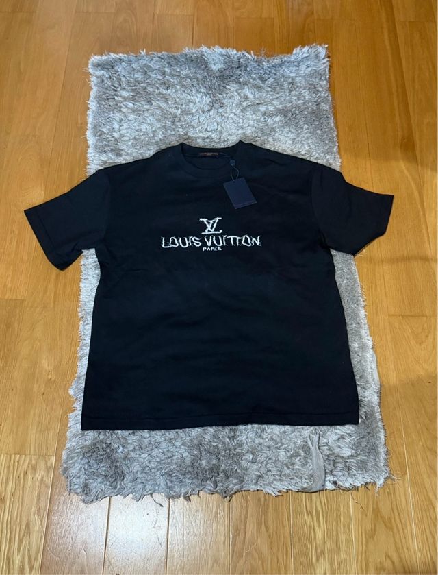 Camiseta Louis Vuitton Negra