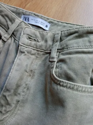 Pantalón vaquero Zara verde mujer talla 32