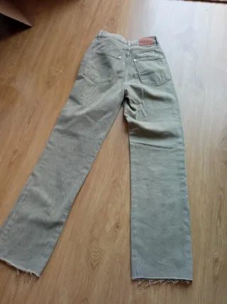 Pantalón vaquero Zara verde mujer talla 32