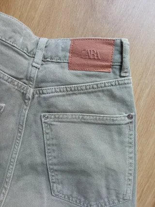 Pantalón vaquero Zara verde mujer talla 32