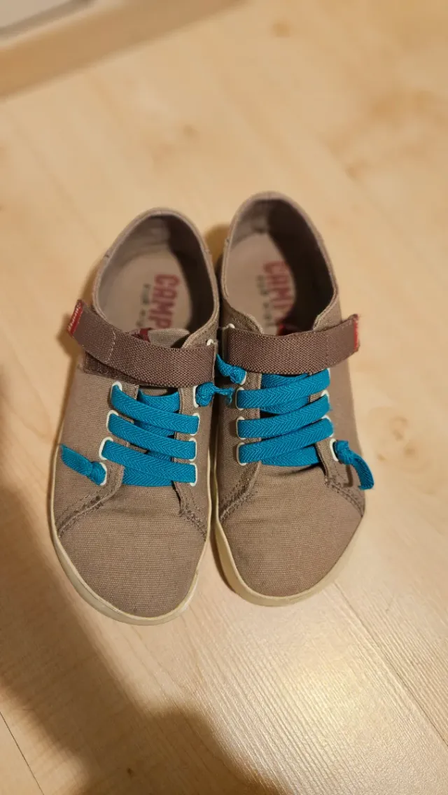 Zapatos Camper grises y Azules