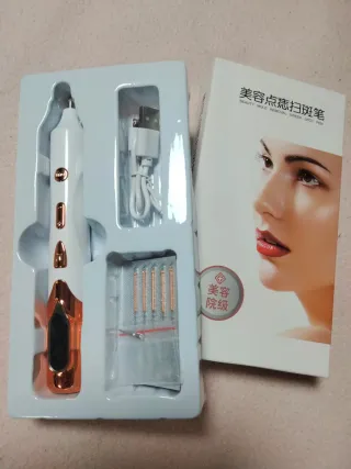 Pluma Quita Granos y Manchas - Oro/Blanco