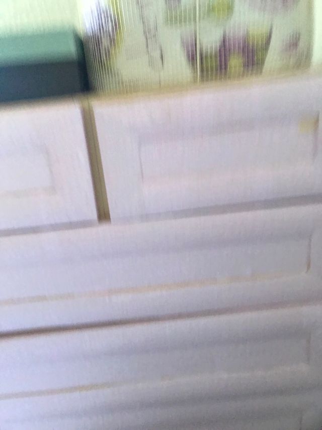 bonita cajonera forrada y madera