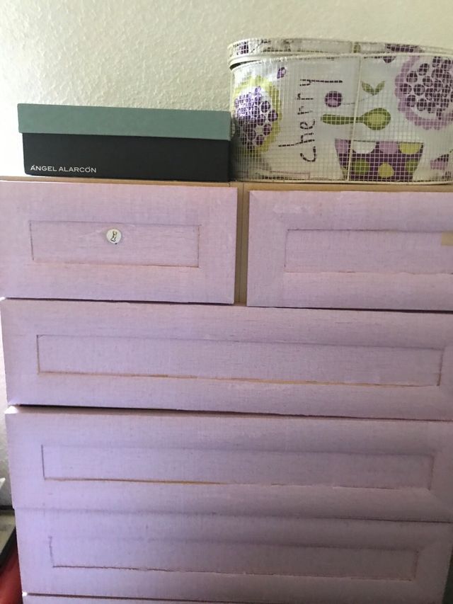 bonita cajonera forrada y madera