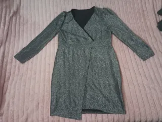 Vestido brillante plateado y negro