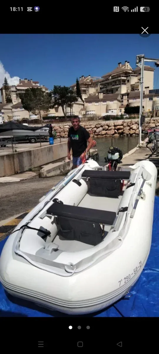 Barco de pesca y recreo