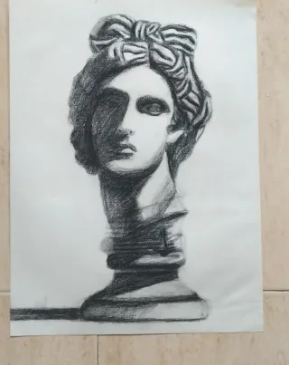 Dibujo a carboncillo antiguo: Apolo