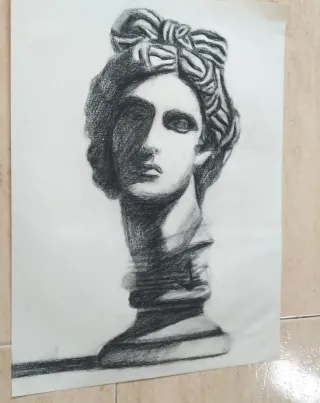 Dibujo a carboncillo antiguo: Apolo