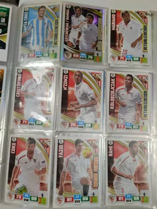 Álbum Adrenalyn Liga BBVA 2015-16 con 186 cromos.