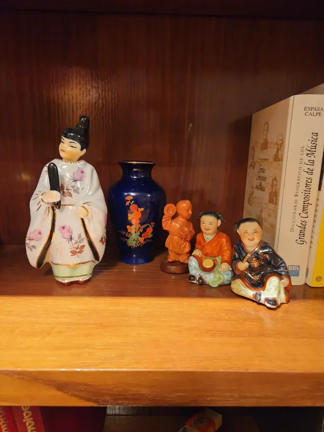 Figuras orientales decorativas